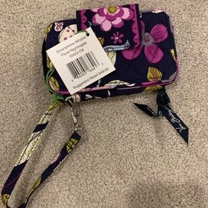 Vera Bradley wristlet. Color Floral Nightingale